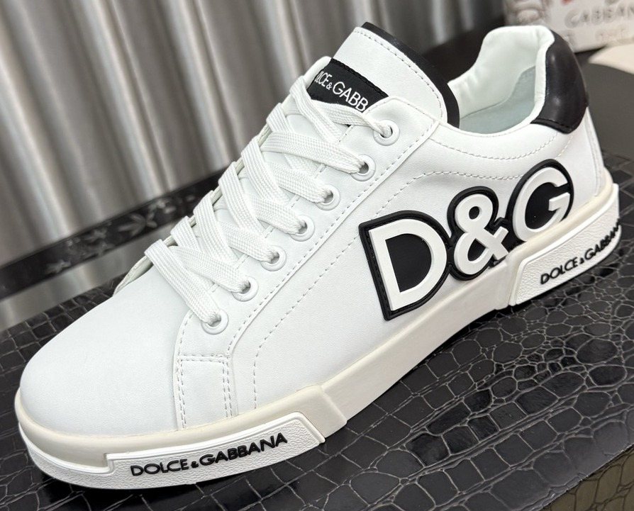 Dolce & Gabbana White Logo Low-Top Sneakers - Black Heel Accent And White Sole