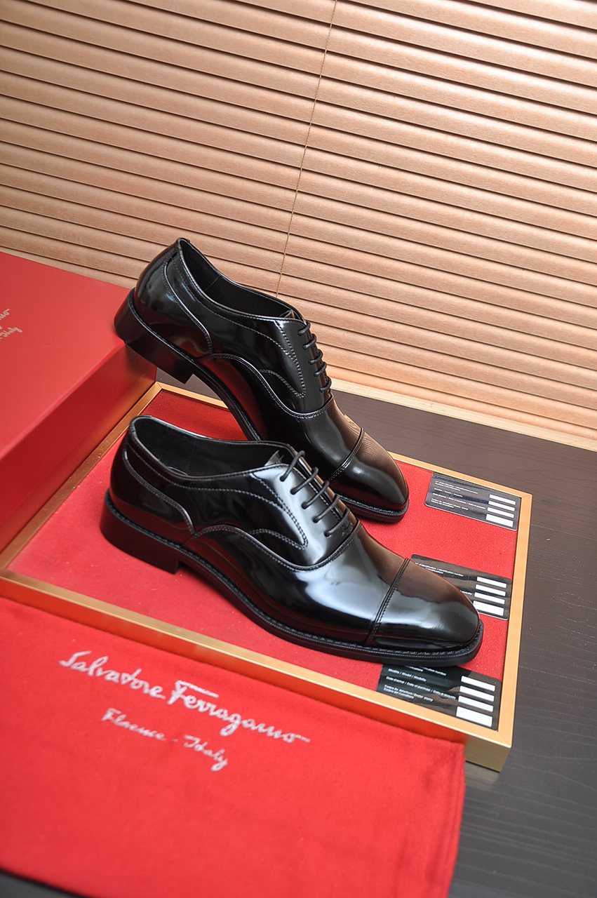 Salvatore Ferragamo Black Cap-Toe Lace-Up Dress Shoes