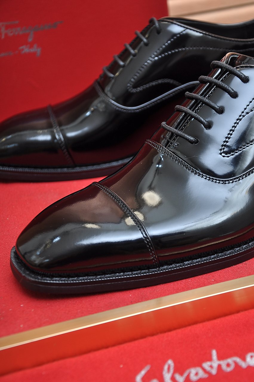 Salvatore Ferragamo Black Cap-Toe Lace-Up Dress Shoes