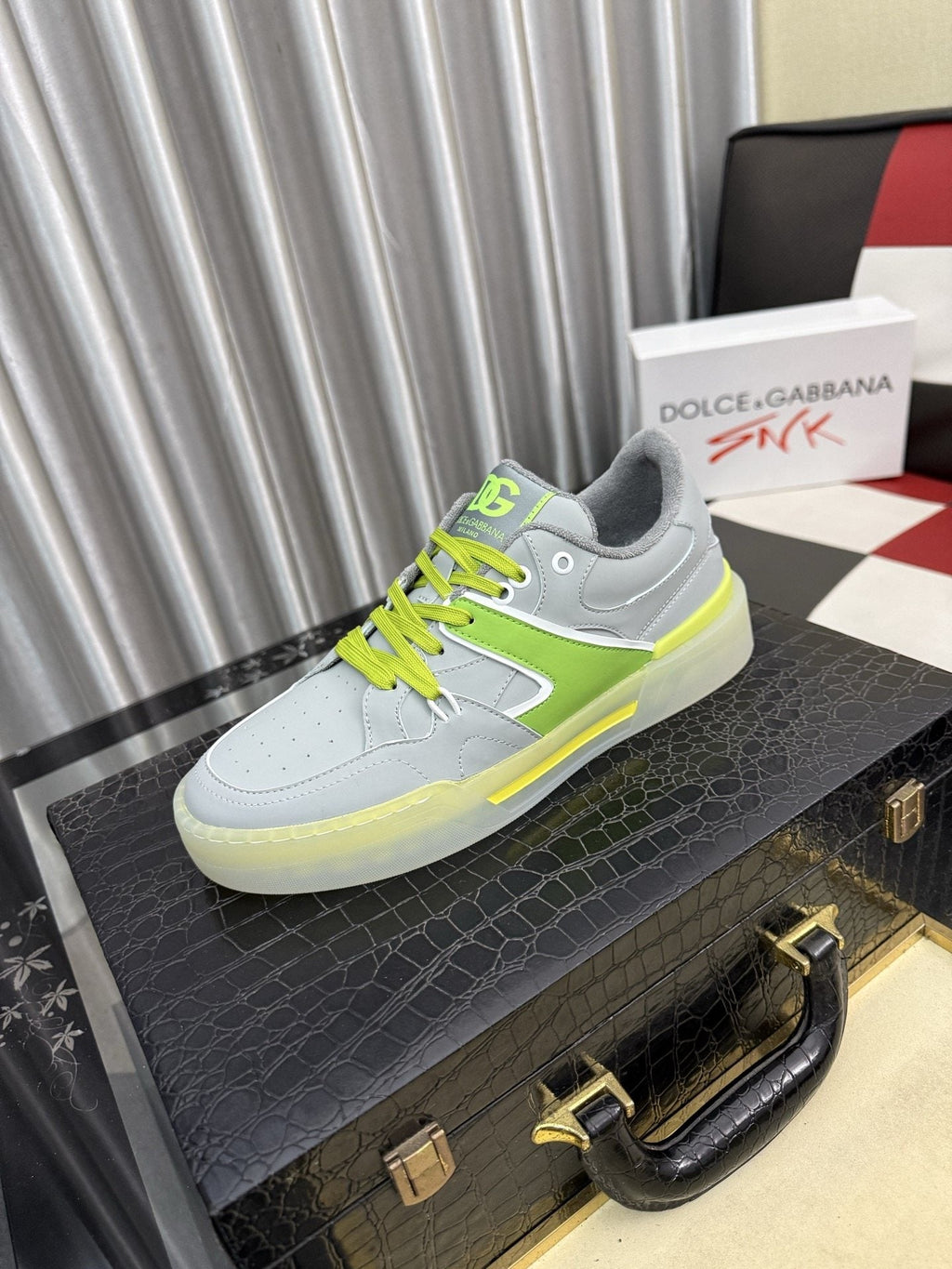 Dolce & Gabbana Lime Accent Low-Top Sneakers - Light Gray & Lime Green