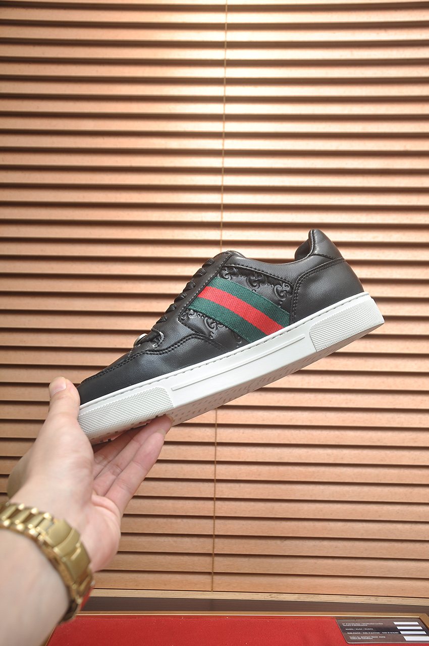 Gucci Green-Red Stripe Low-Top Sneakers