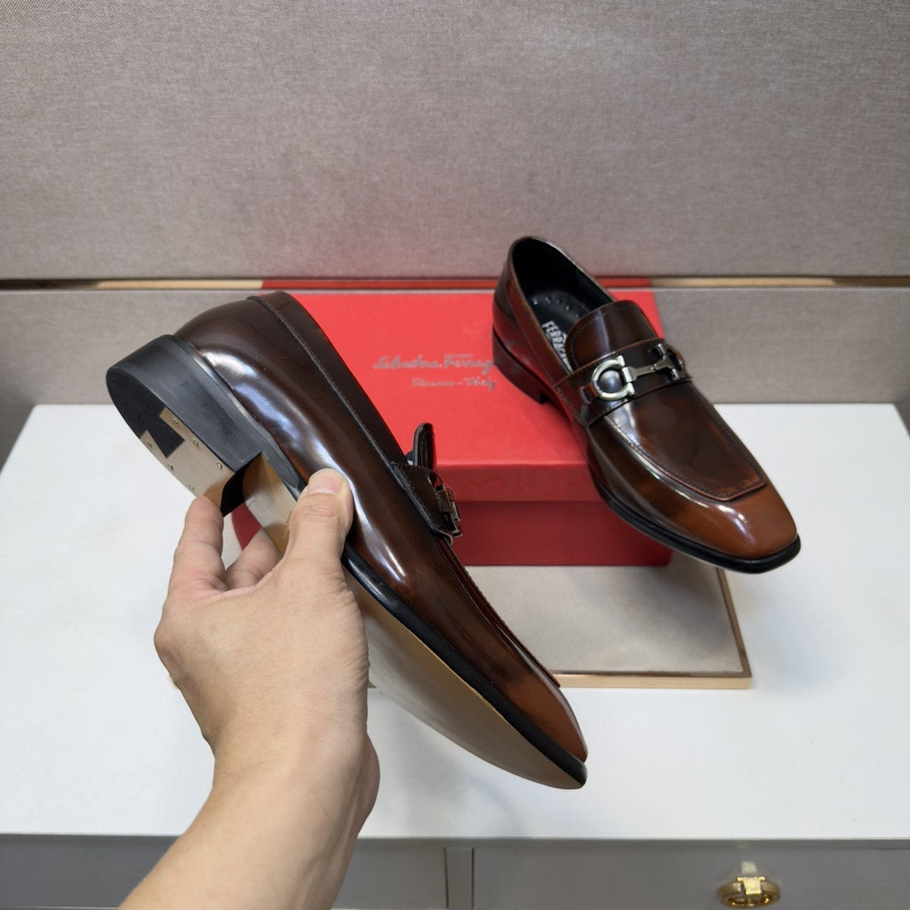 Ferragamo Men's Buckle Loafers - Leather Lining