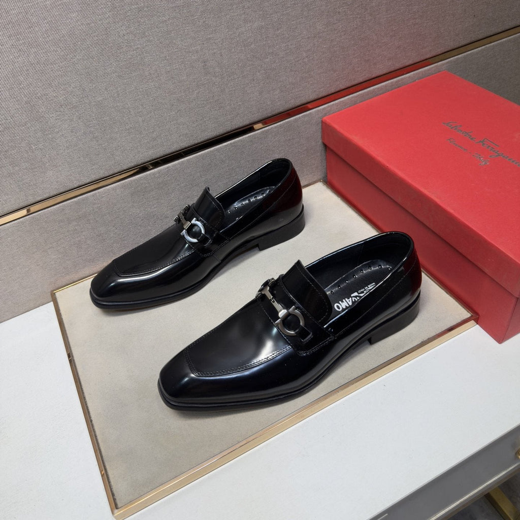 Ferragamo Men's Buckle Loafers - Leather Lining